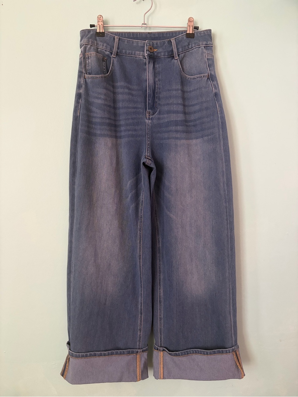 HALARA High-Rise Wide-Leg Washed Blue Jeans